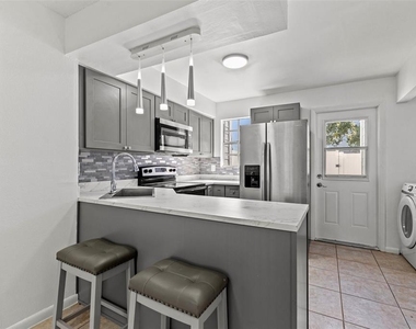 6650 121st Avenue - Photo Thumbnail 3