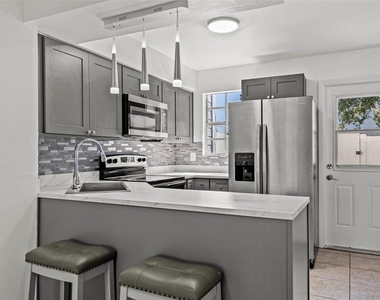 6650 121st Avenue - Photo Thumbnail 2