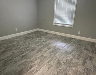 1400 Strawberry Place - Photo Thumbnail 6