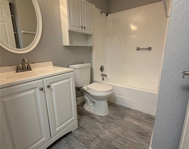1400 Strawberry Place - Photo Thumbnail 8