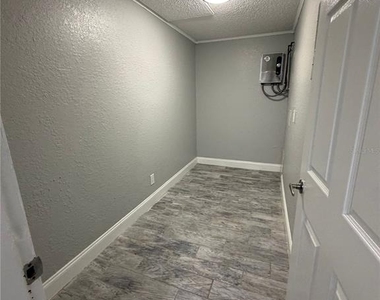1400 Strawberry Place - Photo Thumbnail 10