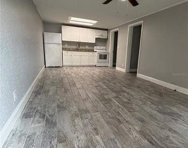 1400 Strawberry Place - Photo Thumbnail 3