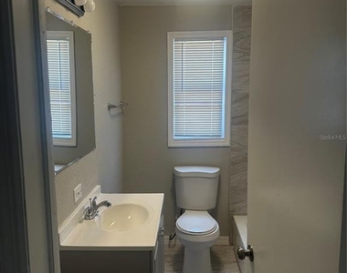 807 E Osborne Avenue - Photo Thumbnail 8