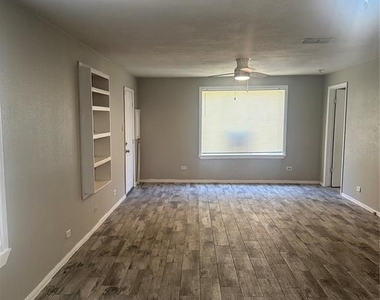 807 E Osborne Avenue - Photo Thumbnail 1