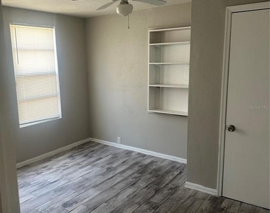 807 E Osborne Avenue - Photo Thumbnail 9