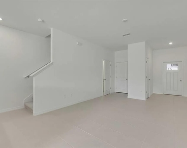 36144 Risa Michele Street - Photo Thumbnail 9