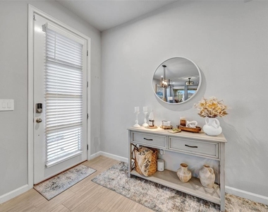5886 Timberdale Avenue - Photo Thumbnail 19