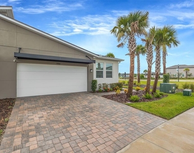 5886 Timberdale Avenue - Photo Thumbnail 2