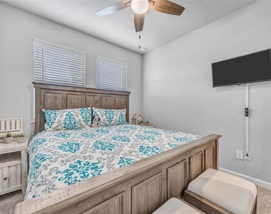 5886 Timberdale Avenue - Photo Thumbnail 34