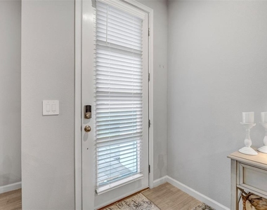 5886 Timberdale Avenue - Photo Thumbnail 20