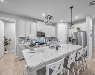 5886 Timberdale Avenue - Photo Thumbnail 6