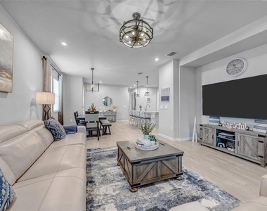 5886 Timberdale Avenue - Photo Thumbnail 9