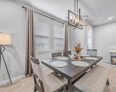 5886 Timberdale Avenue - Photo Thumbnail 18