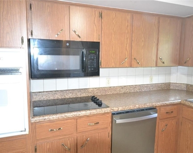 2471 Sumatran Way - Photo Thumbnail 11