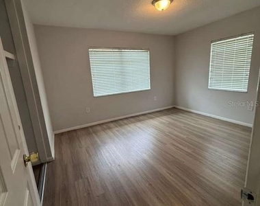 22189 Laramore Avenue - Photo Thumbnail 12