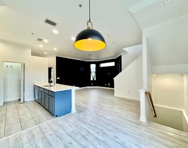 487 Bayou Village Drive - Photo Thumbnail 4