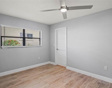 8312 Roxboro Drive - Photo Thumbnail 23