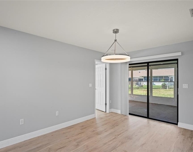 8312 Roxboro Drive - Photo Thumbnail 10