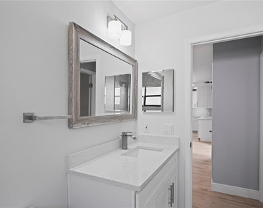 8312 Roxboro Drive - Photo Thumbnail 22