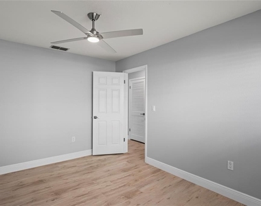 8312 Roxboro Drive - Photo Thumbnail 25