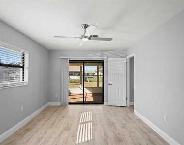 8312 Roxboro Drive - Photo Thumbnail 13