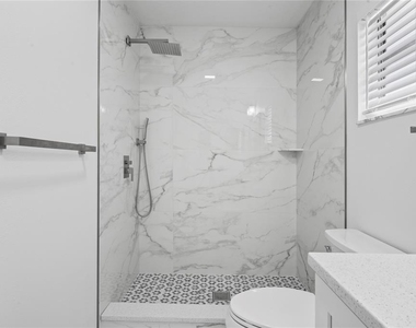 8312 Roxboro Drive - Photo Thumbnail 15