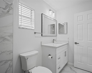 8312 Roxboro Drive - Photo Thumbnail 16