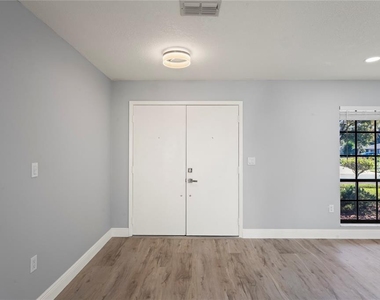 8312 Roxboro Drive - Photo Thumbnail 2