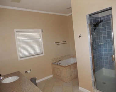 626 7th Avenue N - Photo Thumbnail 15