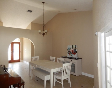 626 7th Avenue N - Photo Thumbnail 8