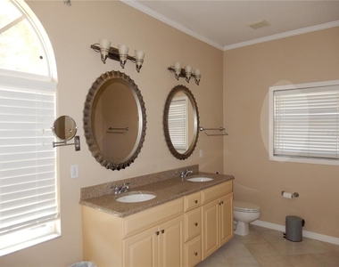 626 7th Avenue N - Photo Thumbnail 14