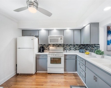 2700 Nebraska Avenue - Photo Thumbnail 2