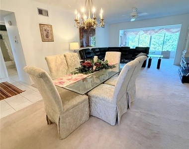 2340 Grecian Way - Photo Thumbnail 7