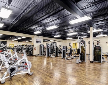 2340 Grecian Way - Photo Thumbnail 36