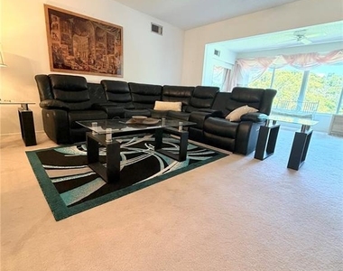 2340 Grecian Way - Photo Thumbnail 12