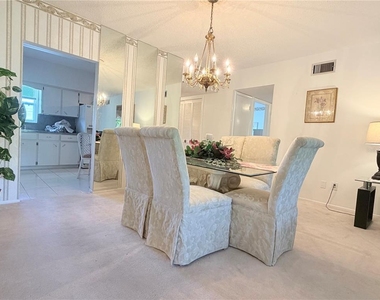 2340 Grecian Way - Photo Thumbnail 8