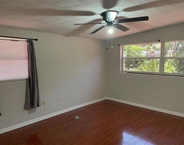 5626 Illinois Avenue - Photo Thumbnail 9