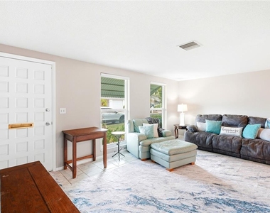 1008 Heron Court - Photo Thumbnail 3
