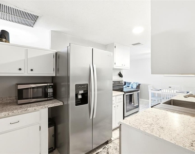1008 Heron Court - Photo Thumbnail 25