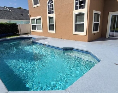 2411 Berkshire Court - Photo Thumbnail 24