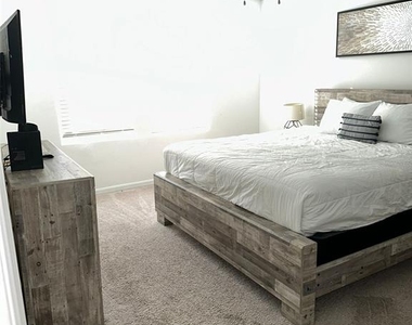 1457 Discovery Street - Photo Thumbnail 24
