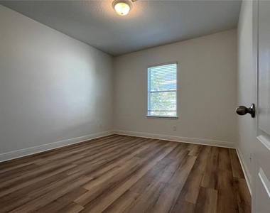 8659 Sperry Street - Photo Thumbnail 4