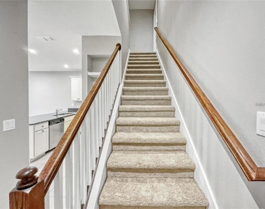 2424 Blowing Breeze Avenue - Photo Thumbnail 14