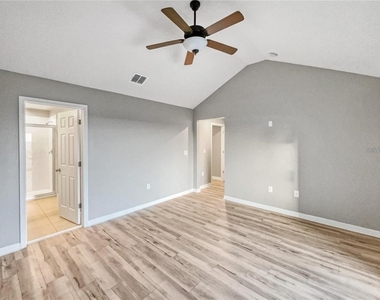 2424 Blowing Breeze Avenue - Photo Thumbnail 3