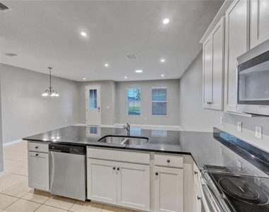 2424 Blowing Breeze Avenue - Photo Thumbnail 9