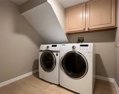 502 Greenbrier Avenue - Photo Thumbnail 10