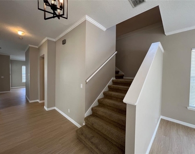 502 Greenbrier Avenue - Photo Thumbnail 13
