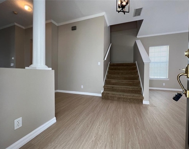 502 Greenbrier Avenue - Photo Thumbnail 1
