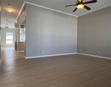 502 Greenbrier Avenue - Photo Thumbnail 5