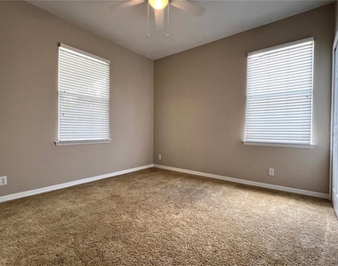 502 Greenbrier Avenue - Photo Thumbnail 20
